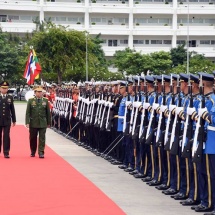 တပ်မတော်ကာကွယ်ရေးဦးစီးချုပ် ဗိုလ်ချုပ်မှူးကြီး မင်းအောင်လှိုင်အား ထိုင်းဘုရင့် တပ်မတော်ကာကွယ်ရေး ဦးစီးချုပ် Gen. Tarnchaiyan Srisuwan ကဂုဏ်ပြုကြိုဆို၊ တွေ့ဆုံဆွေးနွေး
