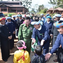 တပ်မတော်ကာကွယ်ရေးဦးစီးချုပ် ဗိုလ်ချုပ်မှူးကြီး မင်းအောင်လှိုင် ရှေးဟောင်း သမိုင်းဝင်မွေတော် ကက္ကူဘုရားသို့ သွားရောက် ဖူးမြော်ကြည်ညို၊ တိုင်းရင်းသား ဒေသခံပြည်သူများနှင့် ရင်းရင်းနှီးနှီး တွေ့ဆုံ