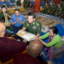 နေပြည်တော်၊ လယ်ဝေးမြို့နယ်ရှိ ပရိယတ္တိစာသင်တိုက်များ၊ သာသနာ့နွယ်ဝင် သီလရှင် စာသင်တိုက်များနှင့် ဘိုးဘွားရိပ်သာများသို့ တပ်မတော်(ကြည်း၊ရေ၊လေ)မိသားစုများနှင့် စေတနာရှင်ပြည်သူများက ဆွမ်းဆန်တော်၊ ဆီ၊ ဆား၊ ပဲ၊ ဆေးနှင့်ဆွမ်းပဒေသာပင်အလှူငွေများ လှူဒါန်းပွဲ ကျင်းပ 