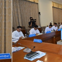 သီးနှံတိုးချဲ့စိုက်ပျိုးရေး၊ ဝါအထွက်နှုန်းတိုးတက်ရေးနှင့် မွေးမြူရေး လုပ်ငန်းများတိုးတက်ရေး ညှိနှိုင်းဆွေးနွေးပွဲကျင်းပ နိုင်ငံတော်စီမံအုပ်ချုပ်ရေးကောင်စီဥက္ကဋ္ဌ နိုင်ငံတော်ဝန်ကြီးချုပ်ဗိုလ်ချုပ်မှူးကြီး မင်းအောင်လှိုင်   တက်ရောက်ဆွေးနွေး               