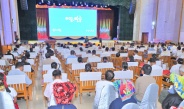 Chairman of State Administration Council Prime Minister Senior General Min Aung Hlaing meets members of Kayah State cabinet, state level departmental officials, local elders and local people and discusses regional development