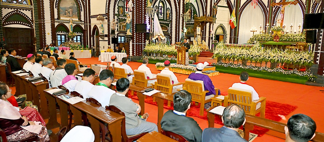 SAC Chairman Prime Minister Senior General Min Aung Hlaing joins Christmas thanksgiving ceremony