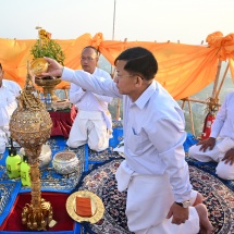 Chairman of State Administration Council Prime Minister Senior General Min Aung Hlaing pays homage to Shwedagon Pagoda, inspects full-surface  gold coating of the pagoda, donates gold plates